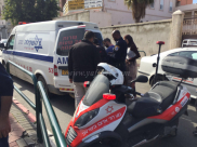 بالصور: إصابة متوسطة لشخصين بحادثي طرق منفصلين في مدينة يافا 